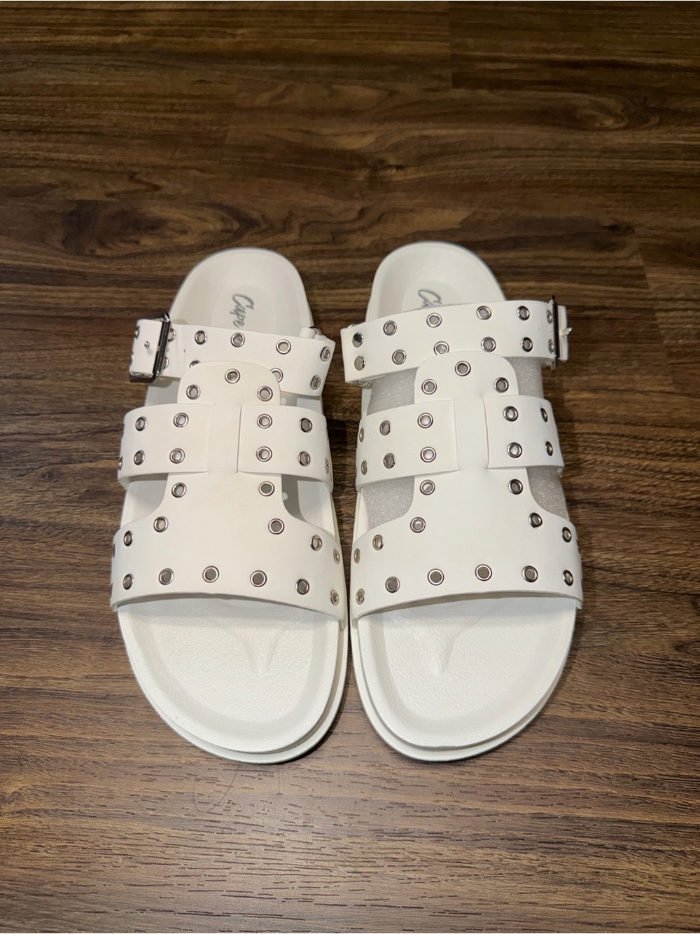 Cape Robbin White Studded Triple-Strap Slide Sandals/NWOB